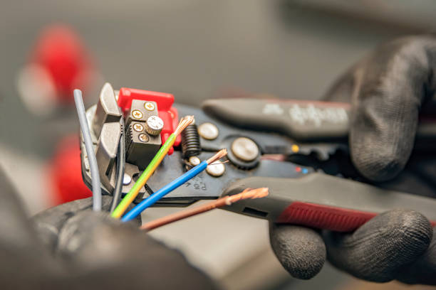 Best Commercial Electrician Services  in Woodmere, NY